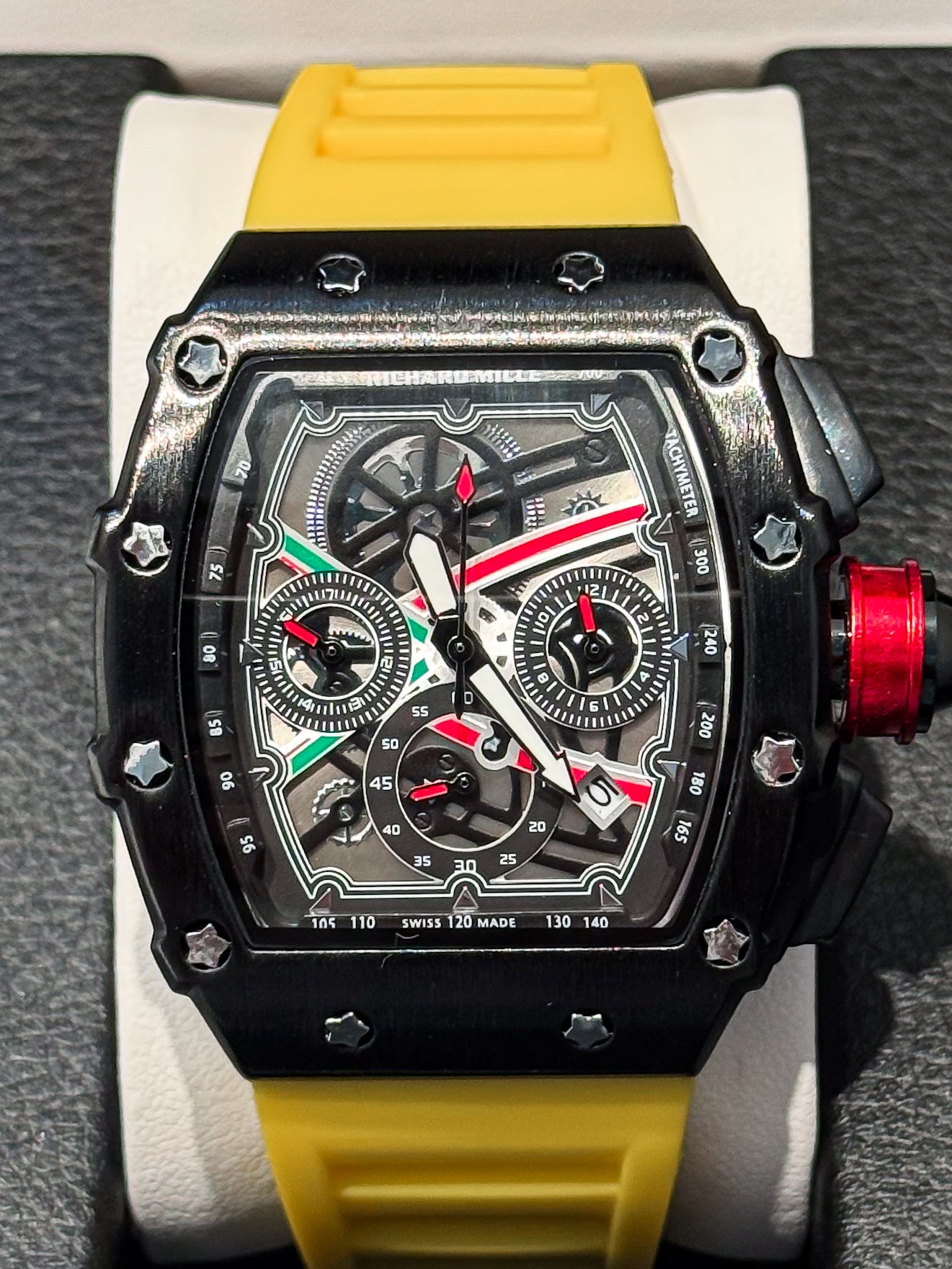Reloj Richard Mille Caja Metallica negra Modelo RACER 2026 manilla amarilla