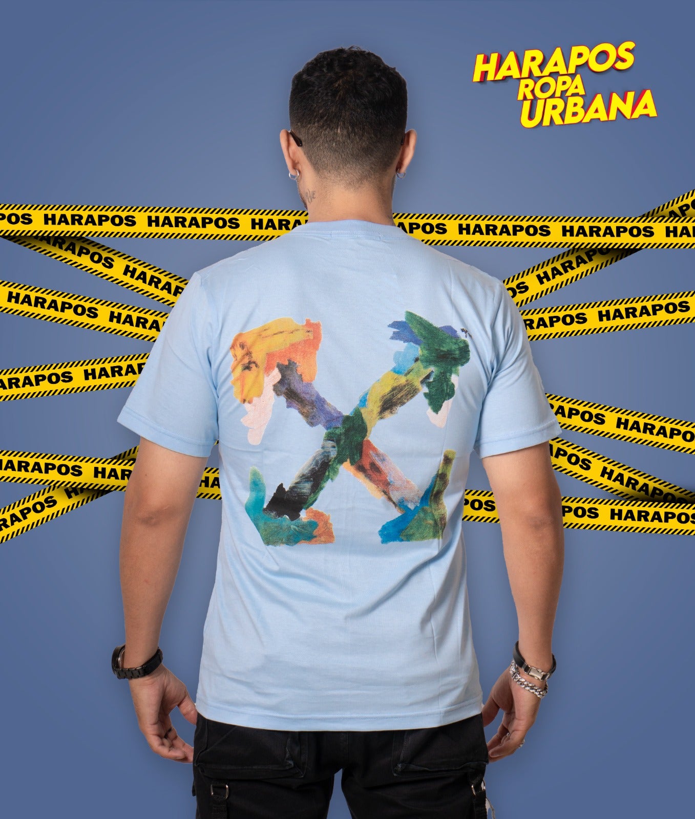 Polera off white celeste estilo pintura colores