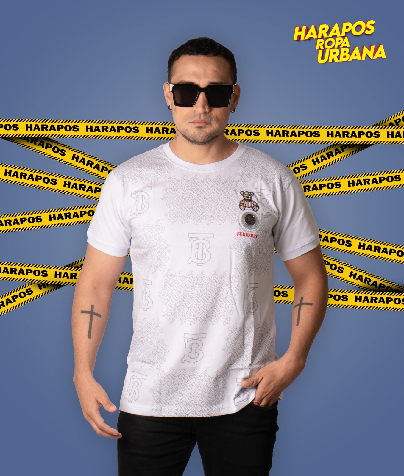 Polera burberry blanca detalles de hilo oso