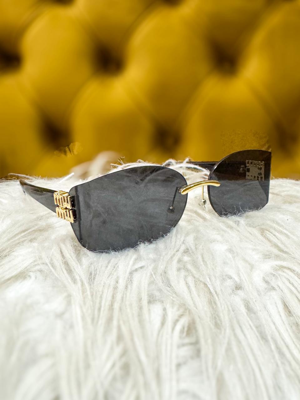 Gafas Miu Miu Flotantes Old Money Negro Entero