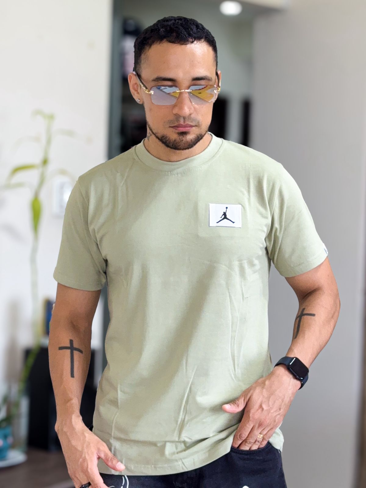 Polera semi basica Jordan Verde opaco bajito