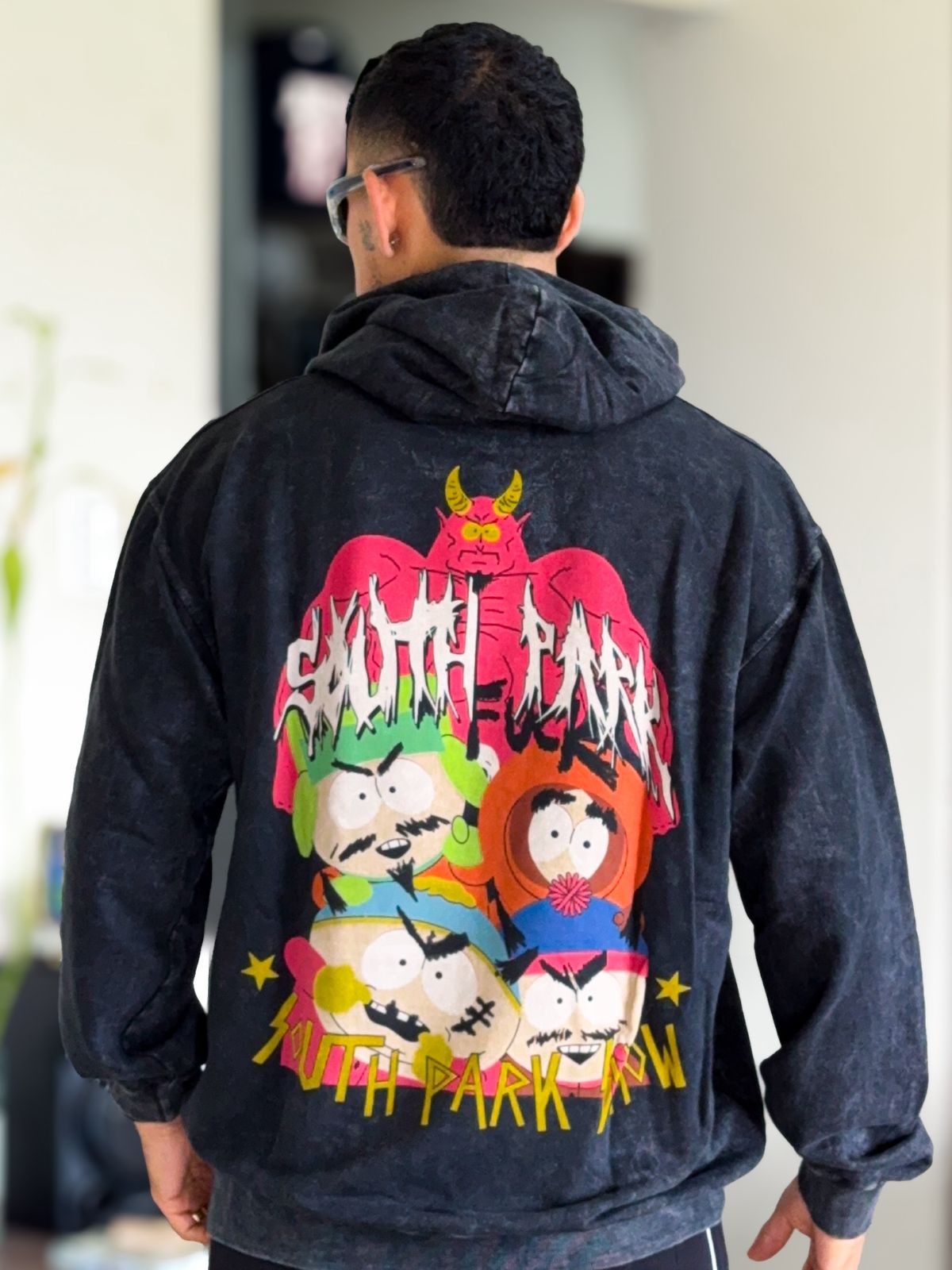 Canguro Pre lavado South Park Gotico Negro