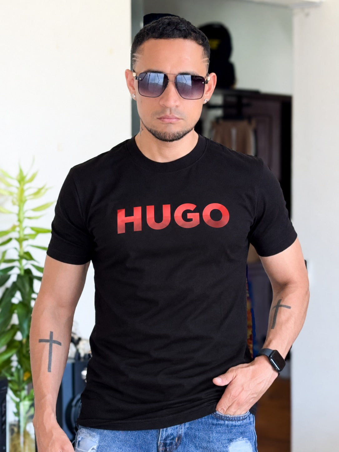 Polera HUGO BOSS Premium con relieve negra