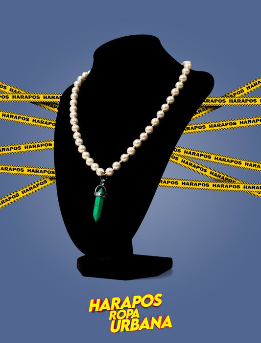 Cadena de perlas blancas con cuarzo verde crakelado