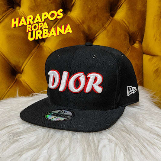 Gorra dior plana negro con letras blancas
