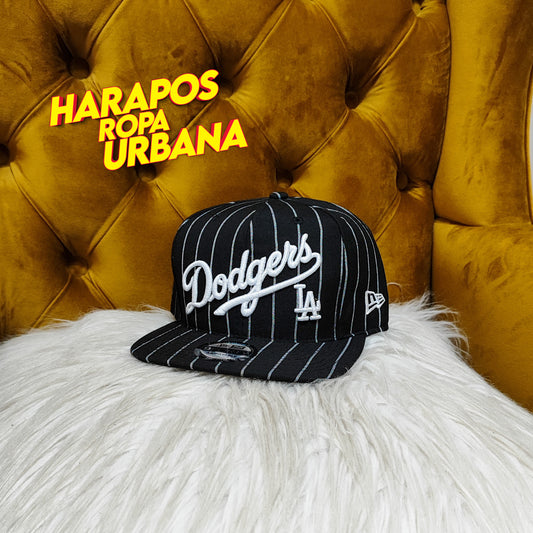 Gorra dodgers LA plana negra a rayas blancas