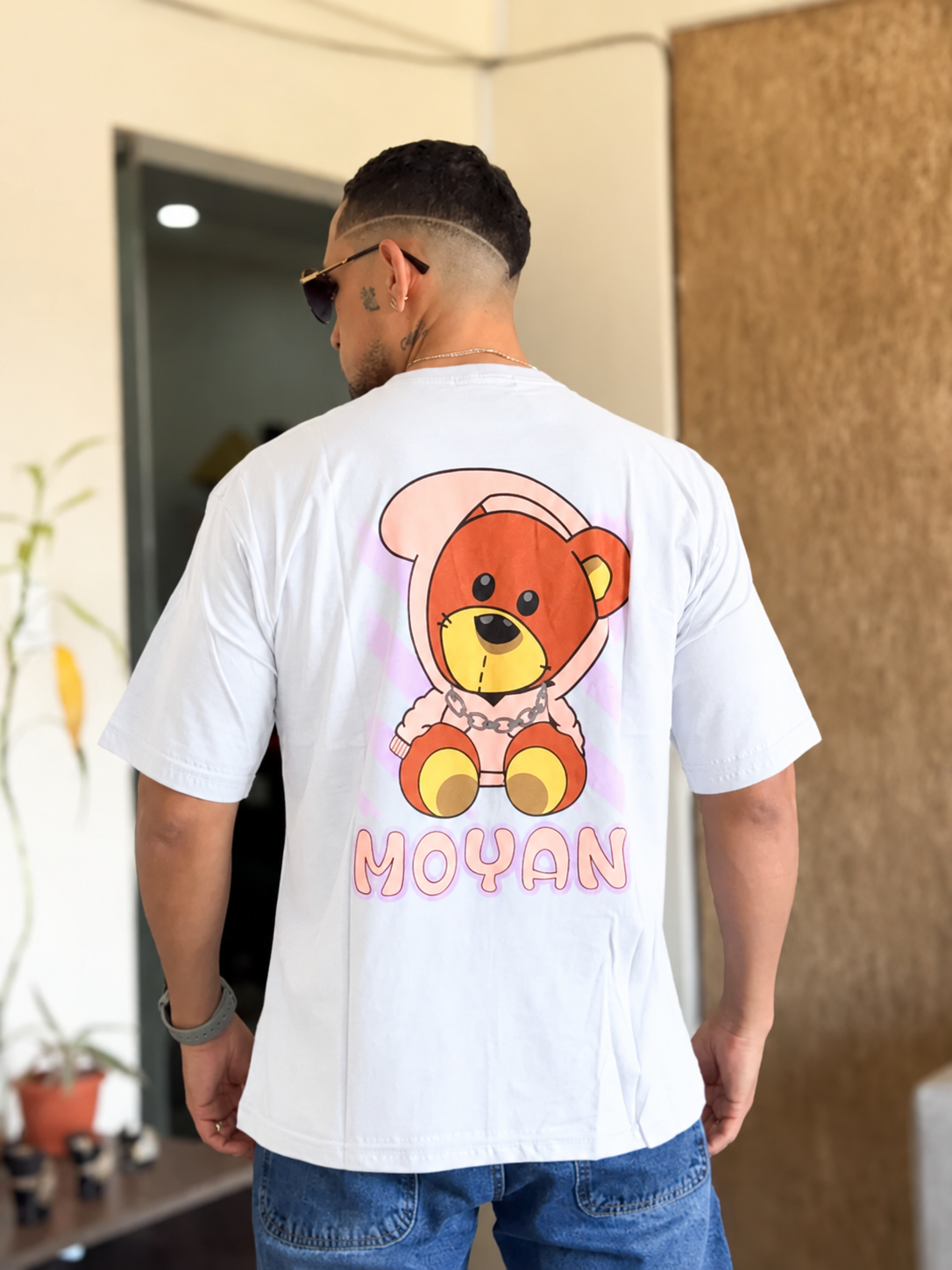 Polera oversize ratslla blanca oso moyan