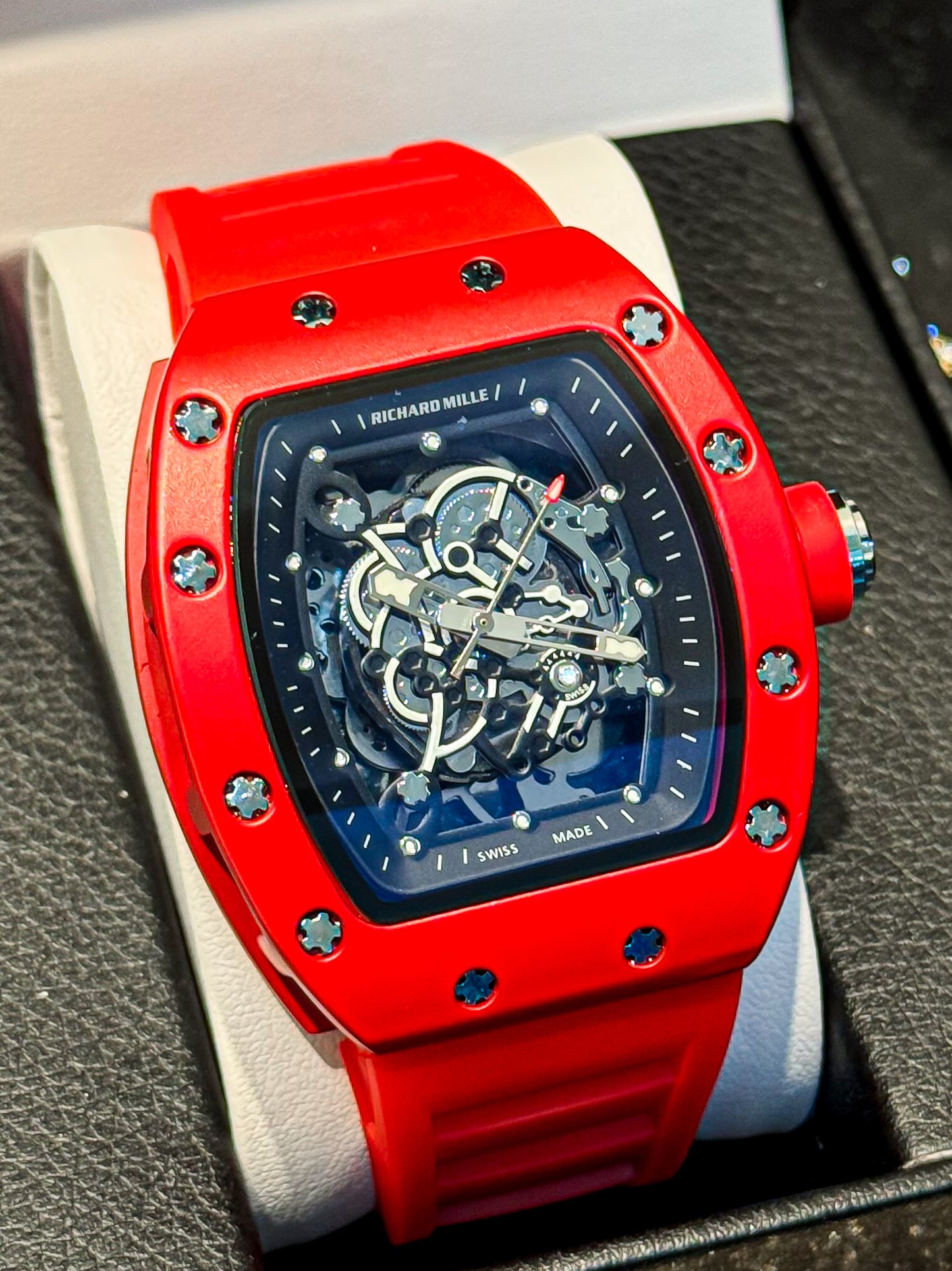Reloj Richard Mille Caja Metallica roja MOTOR FLOTANTE manilla roja