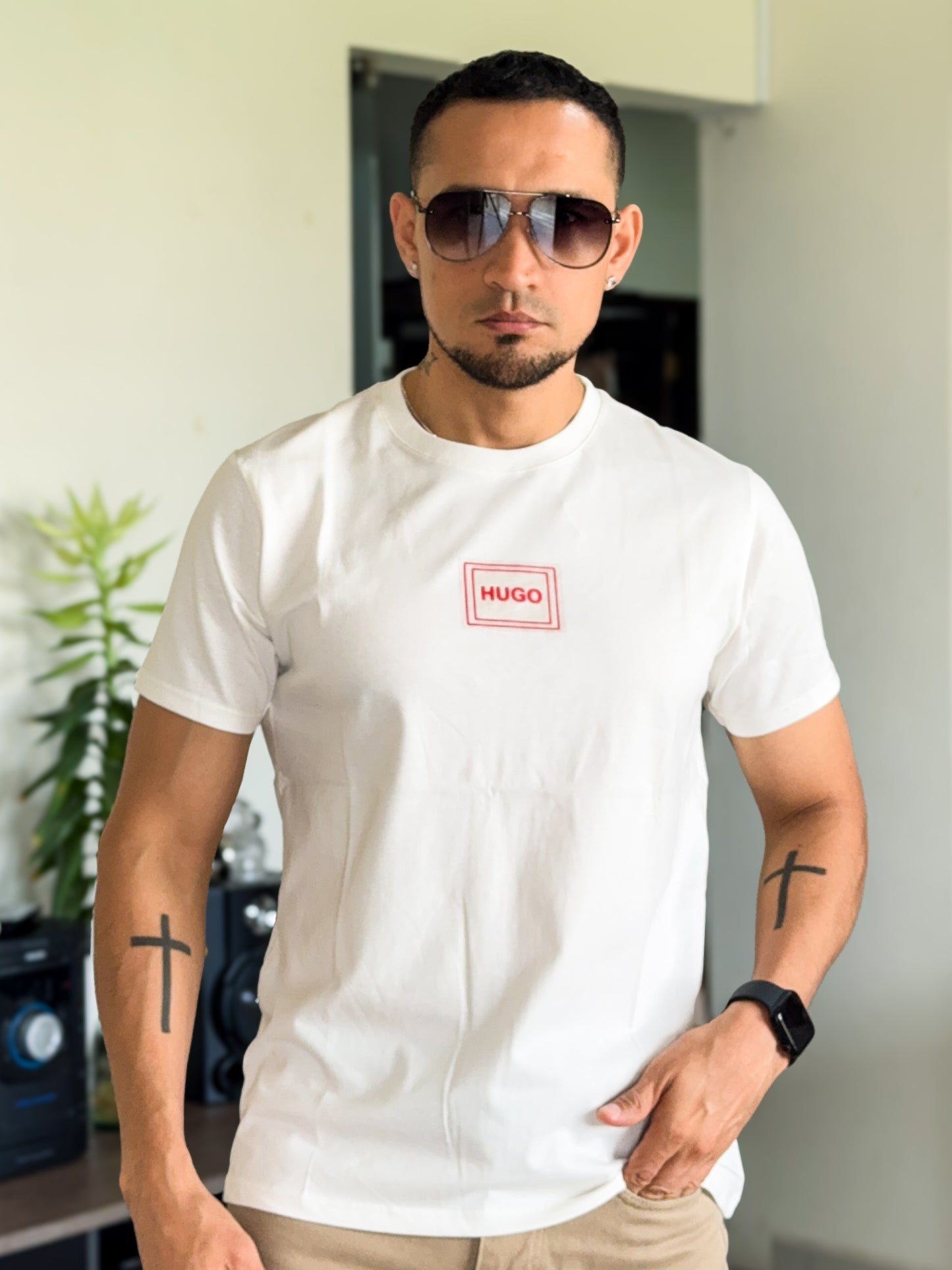 Polera Premium HUGO BOSS logo peque, color Blanco Perla