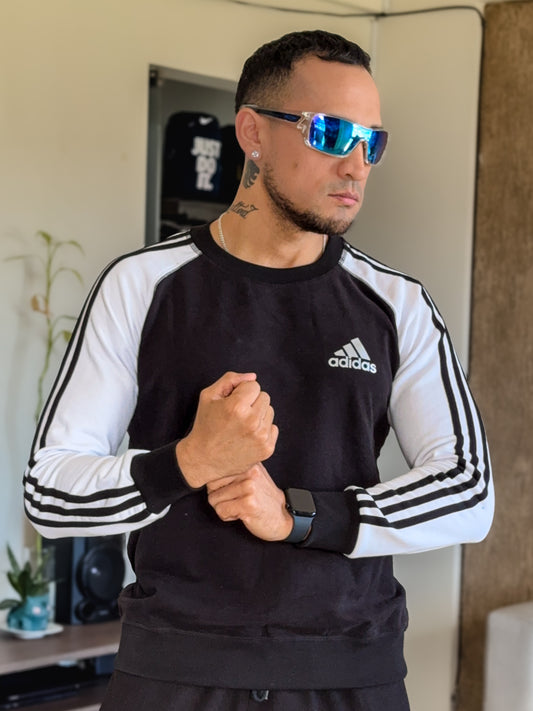 Sudadera clasica Adidas color Negra mangas Blancas
