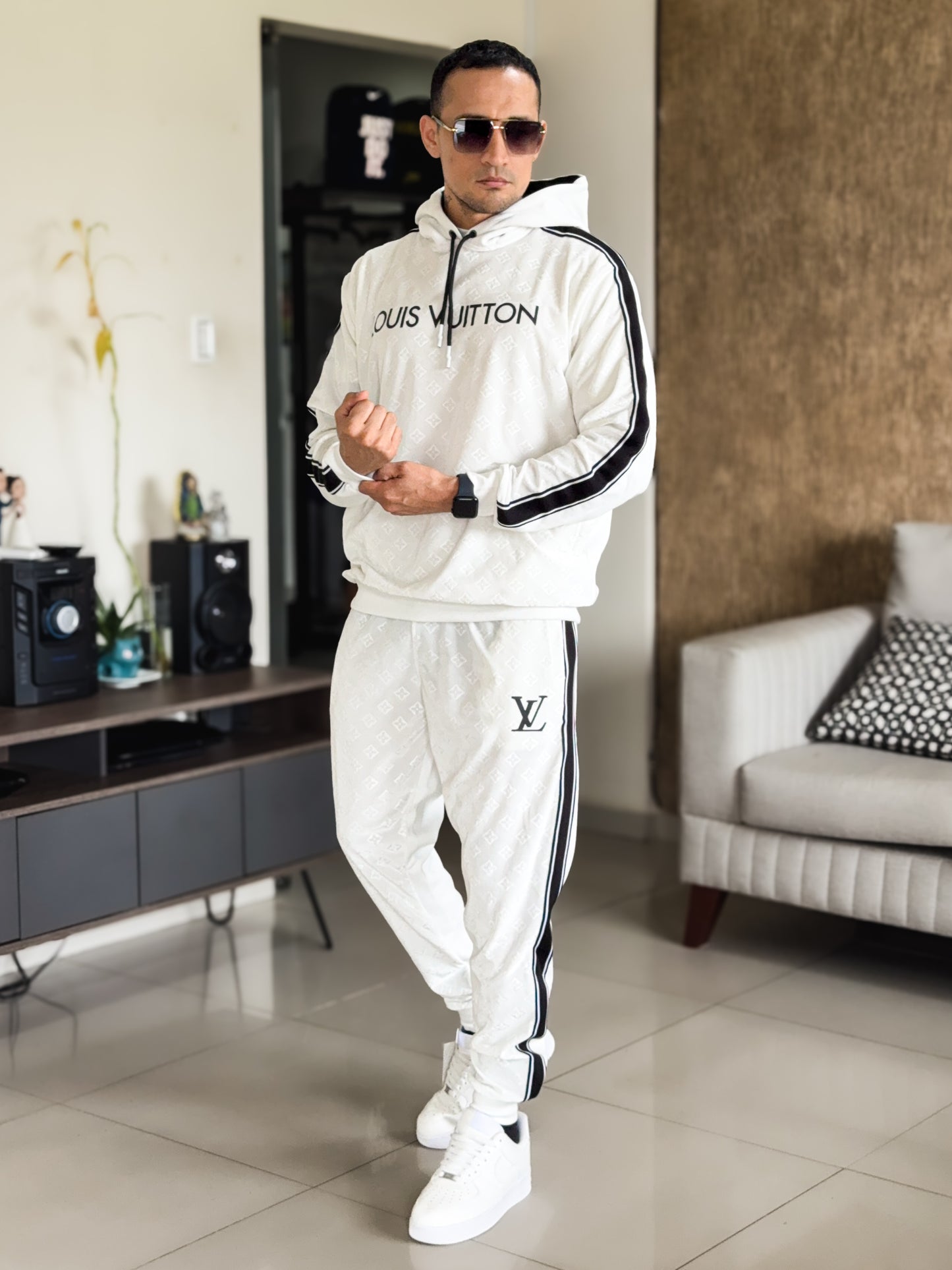 Conjunto deportivo Louis Vuitton de gamusa grabada en laser Blanco PREMIUM