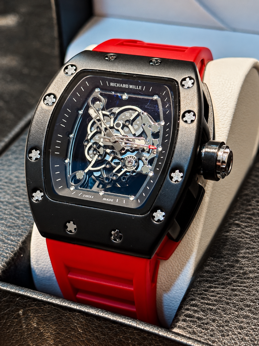 Reloj Richard Mille RED FIRE motor flotante de caja vacia negro/rojo