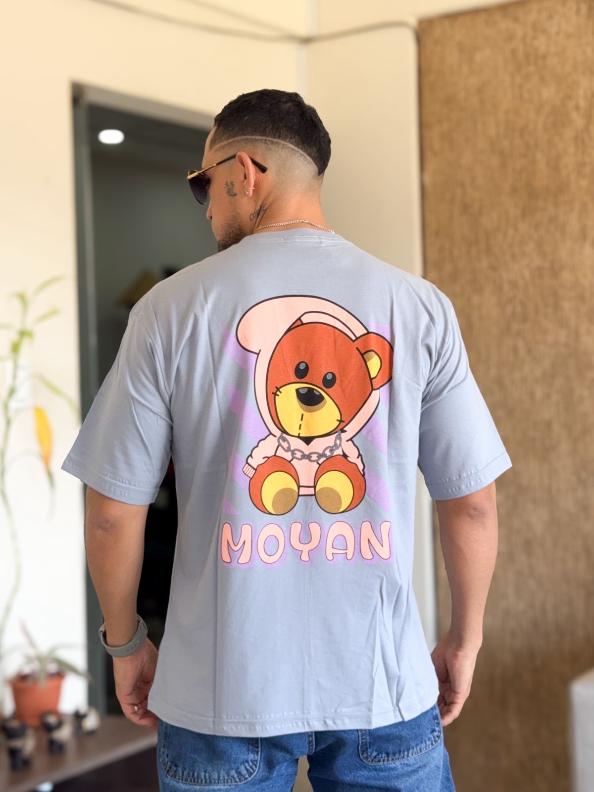 Polera oversize ratslla plomo oso moyan