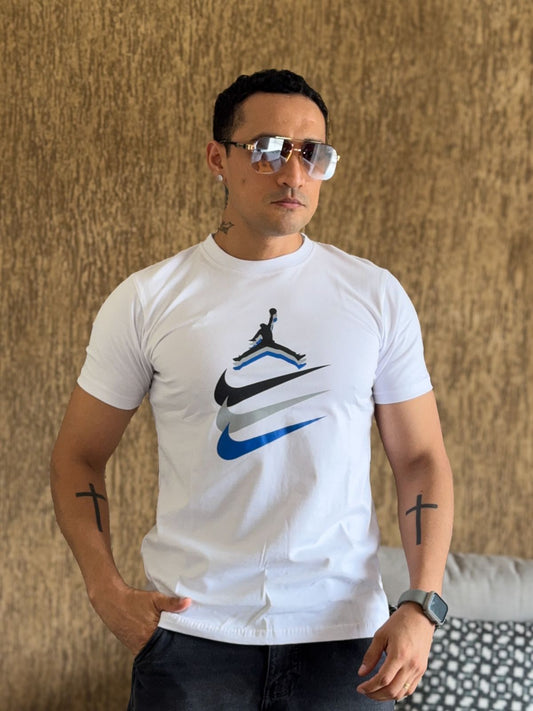 Polera nike blanca triple swoosh