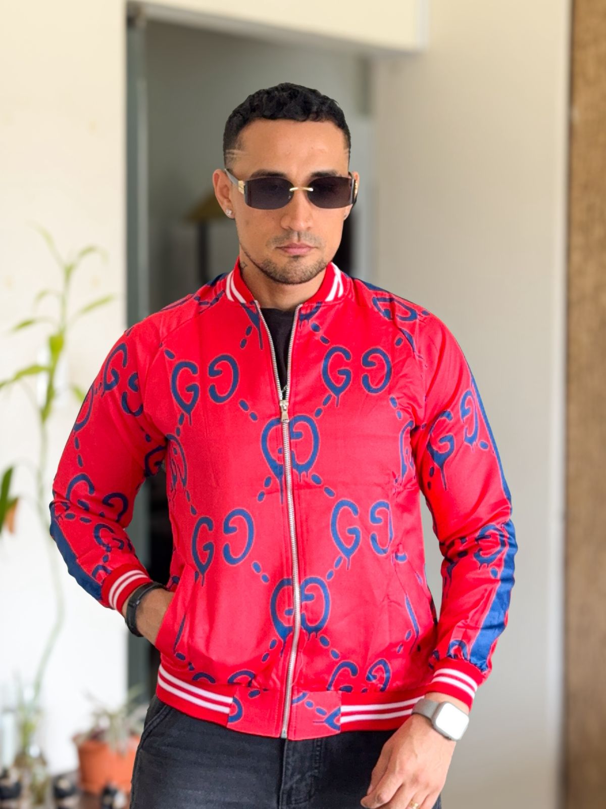 Chaqueta gucci roja detalles azules