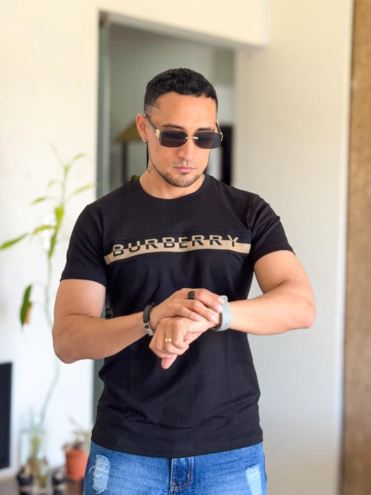 Polera burberry negra franja bordada