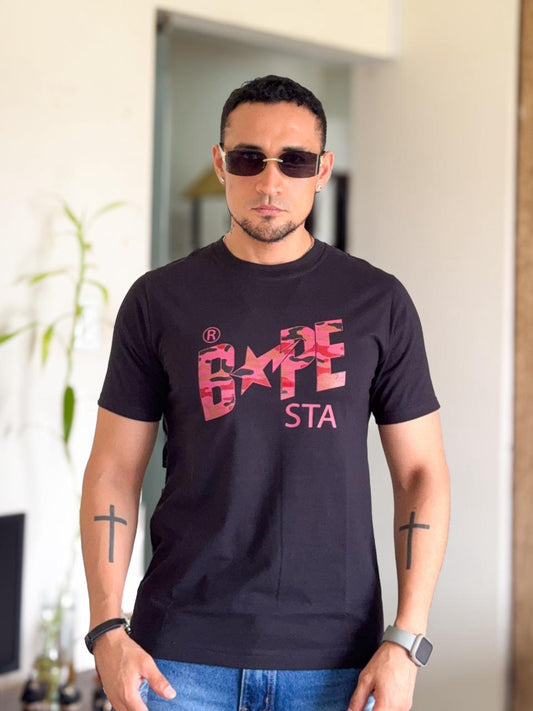 Polera bape negra letras rosadas