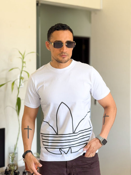 Polera adidas blanca flor grande plomo