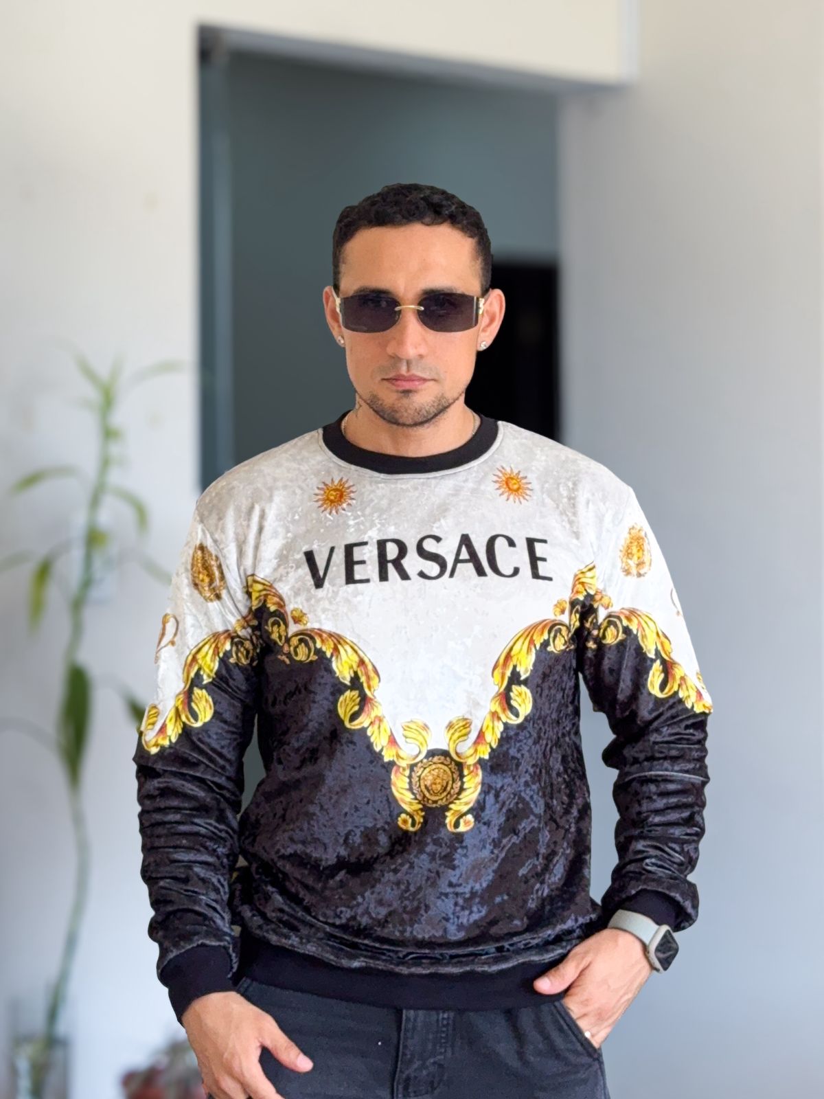 Sudadera Versace negra gamuzada