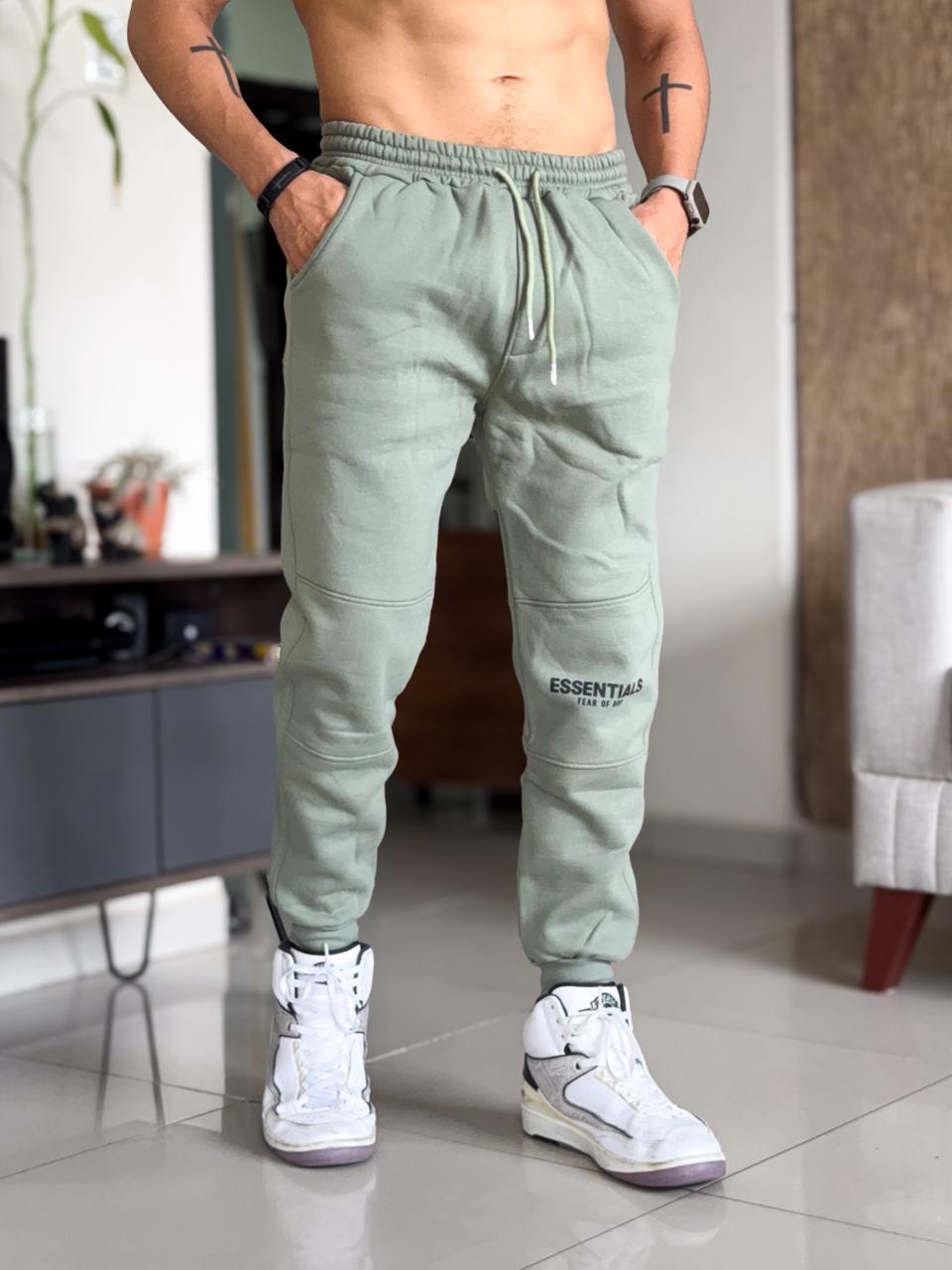 Buso essentials verde detalle letras abajo