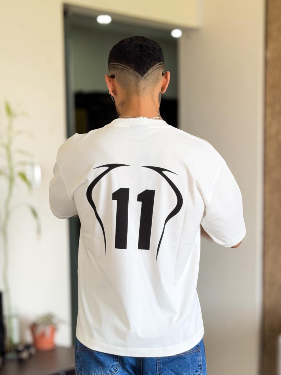 Polera Hellstar Boxifit blanca