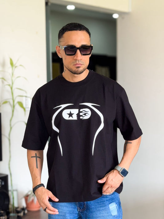 Polera Hellstar Boxifit negra