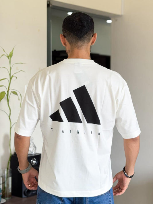Polera Adidas training oversize blanca
