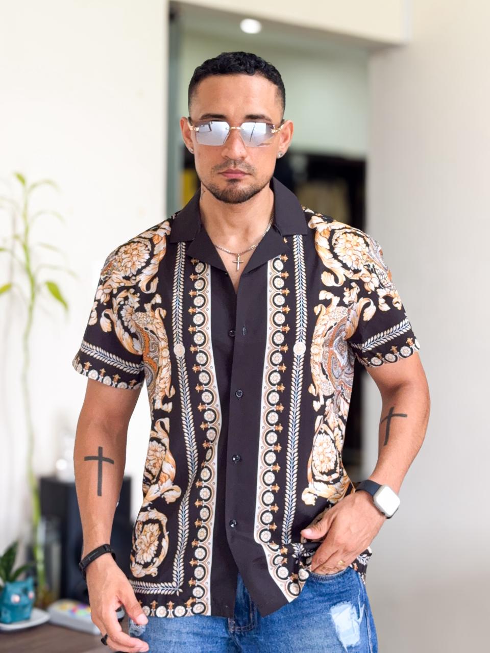 Camisa premium negro con detalles floreado amarillo