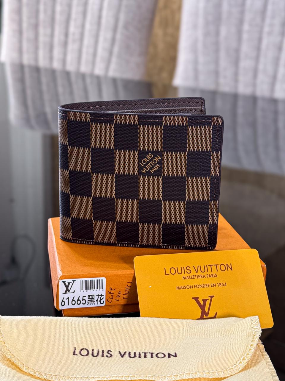 Billetera Premium Louis Vuitton cuadriculada cafe