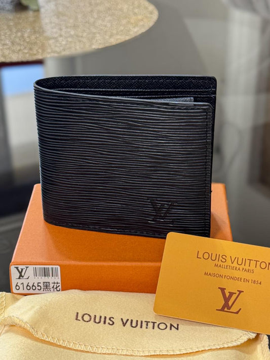Billetera Premium Louis Vuitton Texturizada Lineal Negra Entera