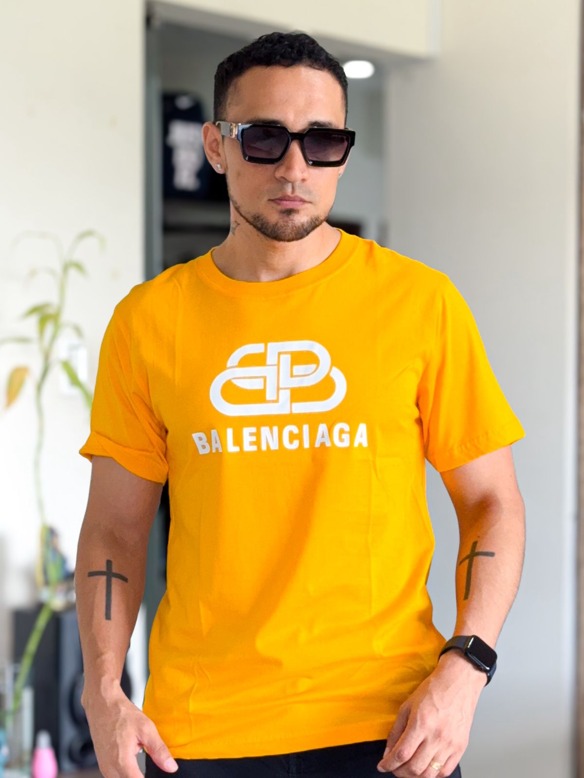 Polera Balenciaga 𐐒B Amarilla