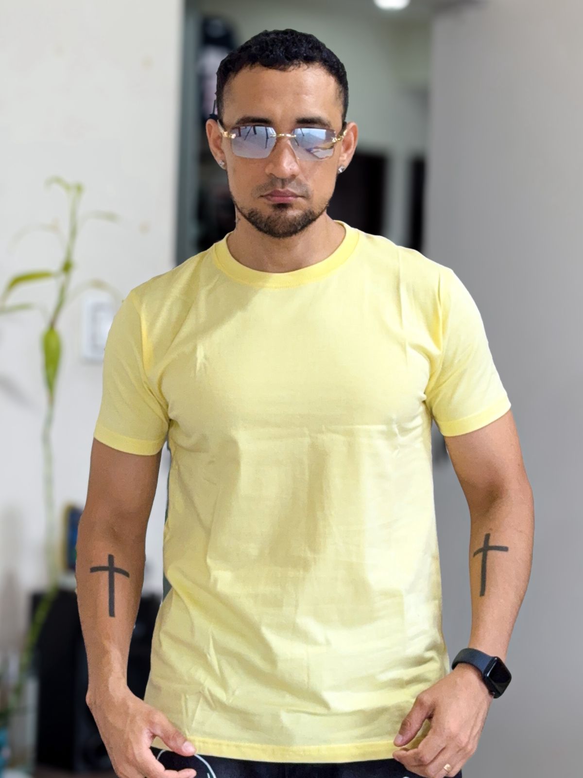 Polera basica Zara corte clasico color amarillo