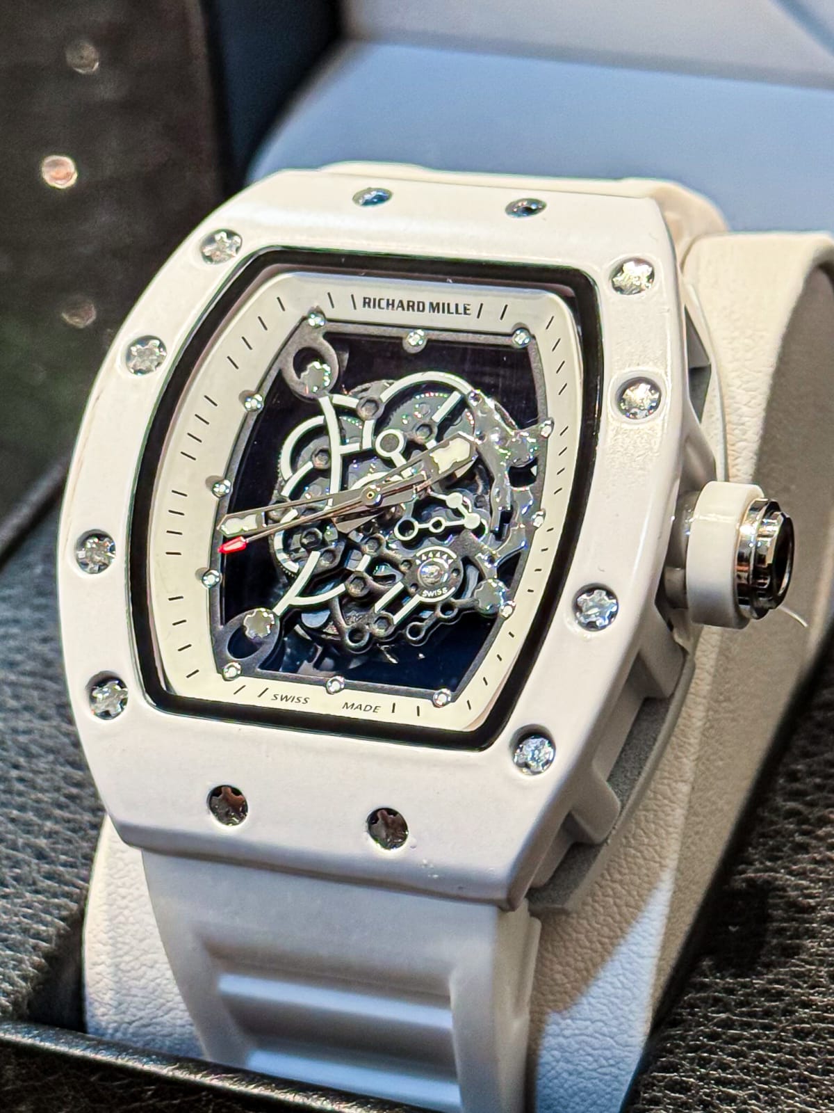 Reloj Richard Mille WHITE LION motor flotante de caja vacia