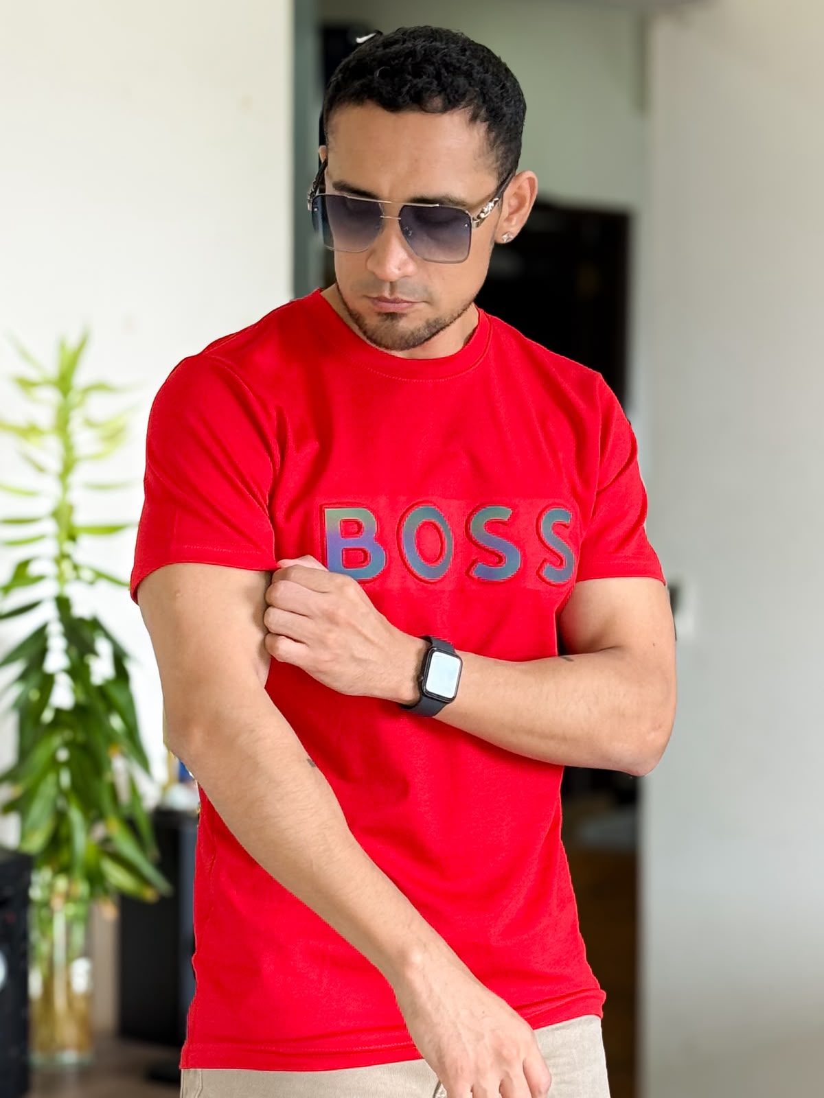 Polera HUGO BOSS premium logo holográfico rojo