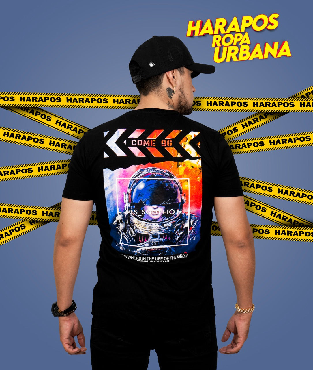Polera off white negra astronauta detras