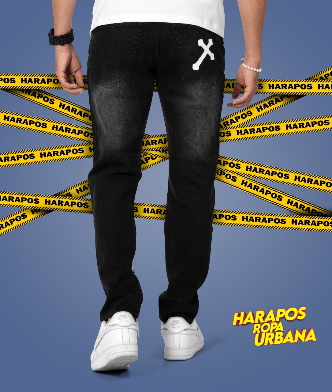 Pantalon Bershka demin jean negro con esqueletos