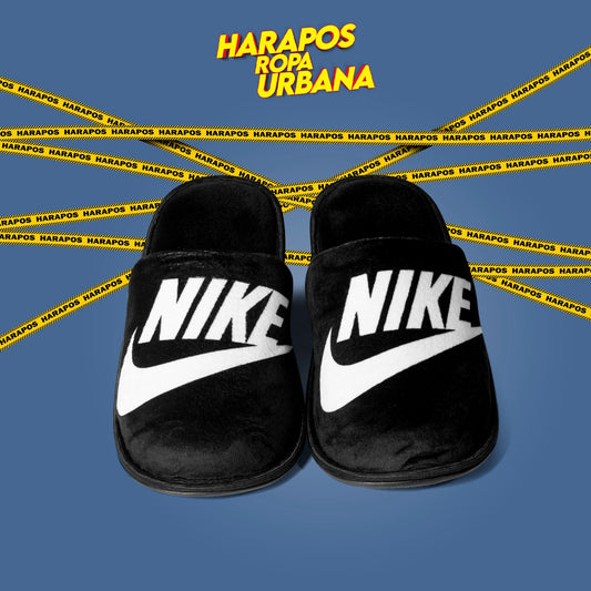 Pantuflas Nike negra