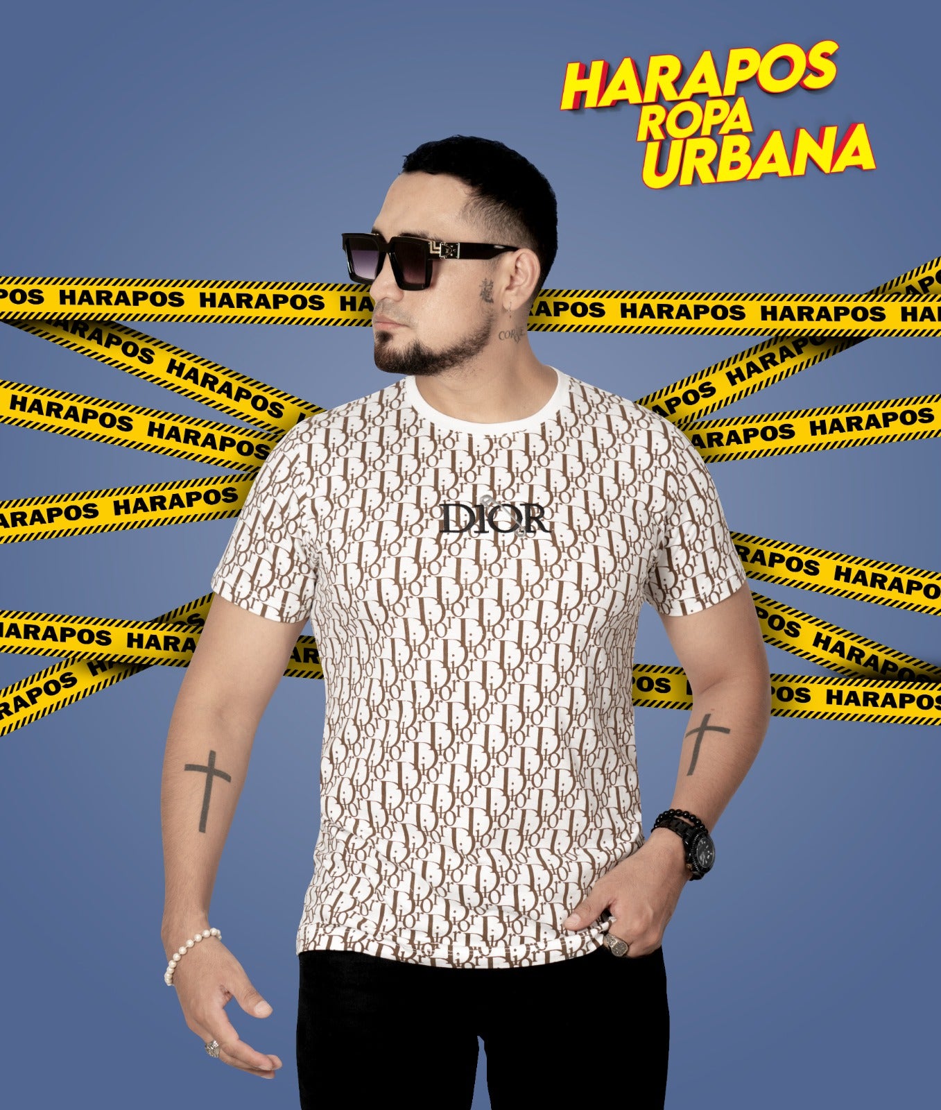 Polera Dior blanca con el logo bordado y letras